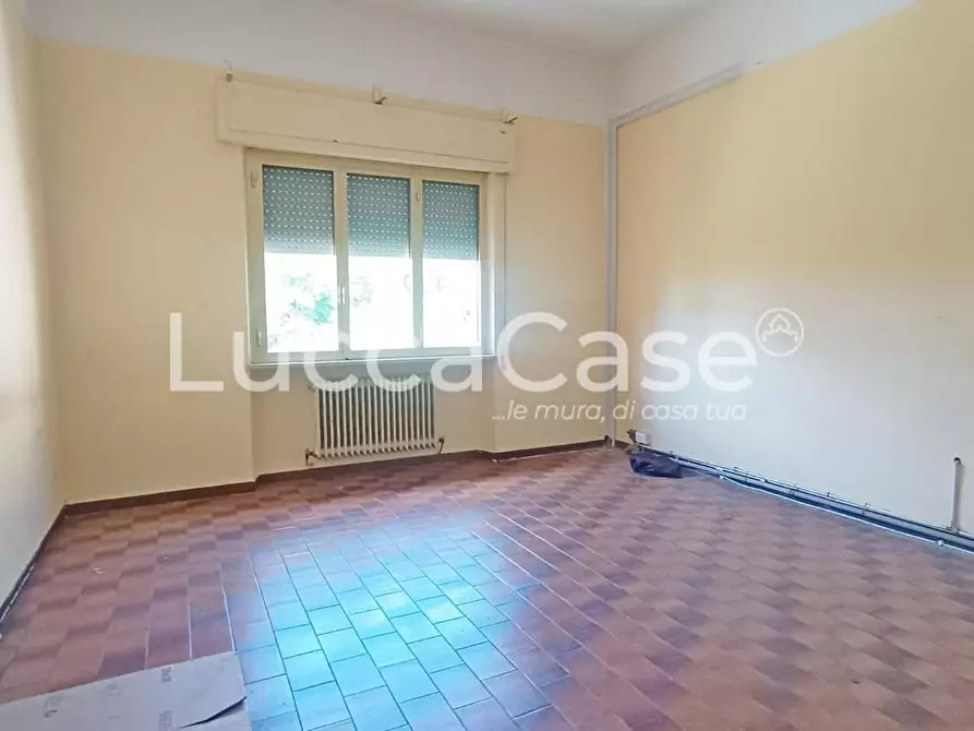 ufficio in vendita a Capannori in zona Marlia