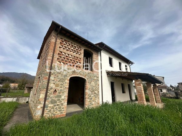 casa indipendente in vendita a Capannori in zona Borgonuovo