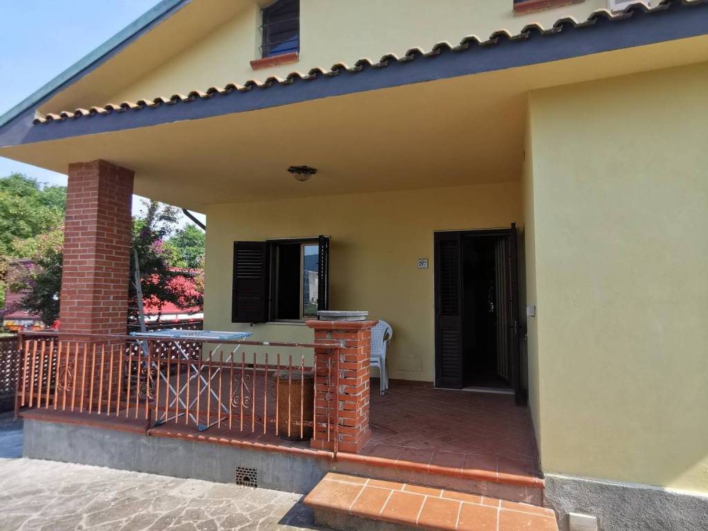 casa indipendente in vendita a Capannori in zona Carraia