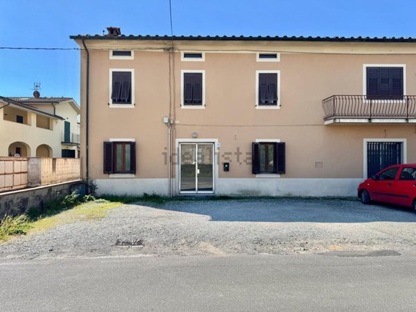 casa semindipendente in vendita a Capannori in zona Santa Margherita