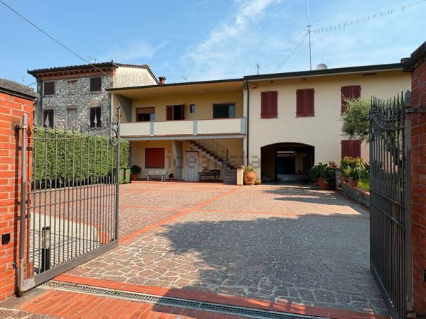 appartamento in vendita a Capannori in zona Lammari