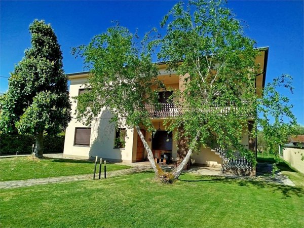 casa indipendente in vendita a Capannori in zona Lammari
