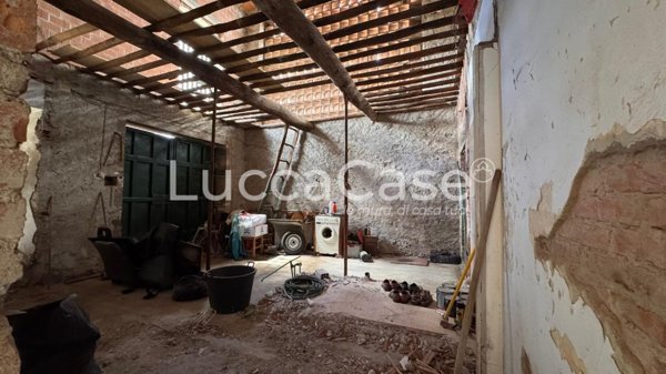 casa indipendente in vendita a Capannori in zona Lammari