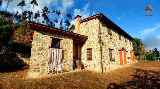 casale in vendita a Capannori in zona Castelvecchio di Compito