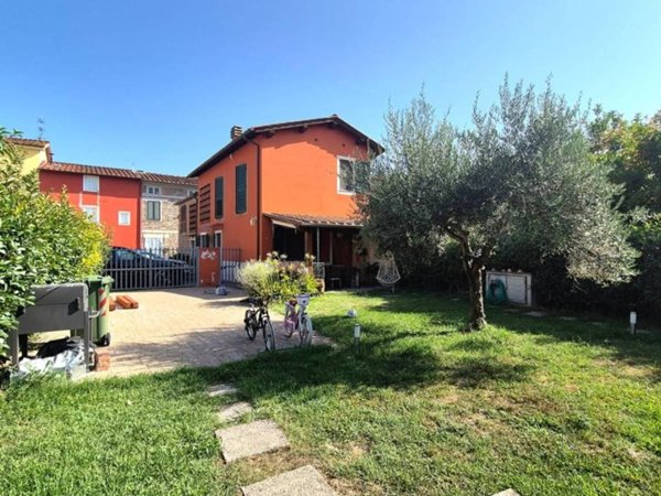 casa indipendente in vendita a Capannori in zona Marlia