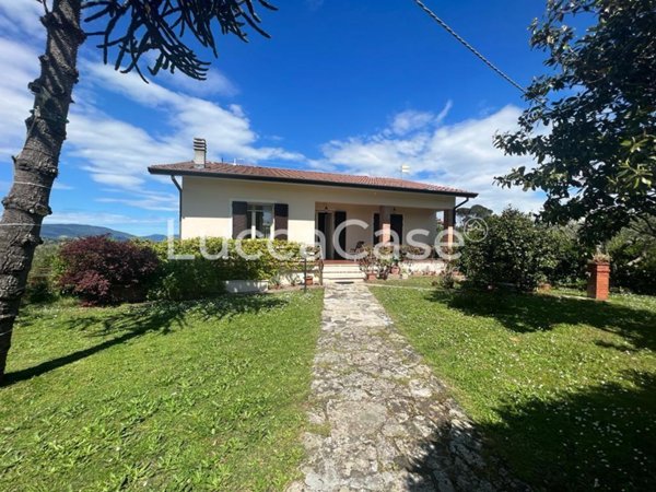 casa indipendente in vendita a Capannori in zona Castelvecchio di Compito