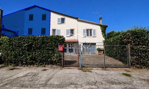 casa indipendente in vendita a Capannori in zona Santa Margherita