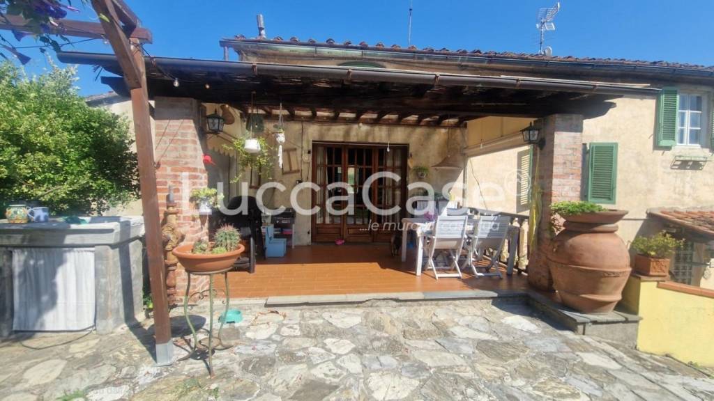 casa indipendente in vendita a Capannori in zona San Gennaro