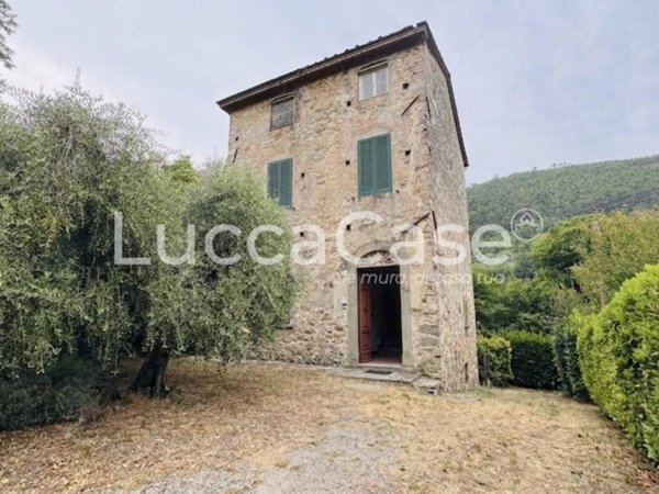 casa indipendente in vendita a Capannori in zona Castelvecchio di Compito