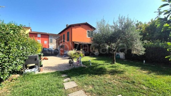 casa indipendente in vendita a Capannori in zona Marlia