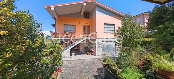 casa indipendente in vendita a Capannori in zona Guamo