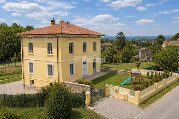 casa indipendente in vendita a Capannori in zona Castelvecchio di Compito