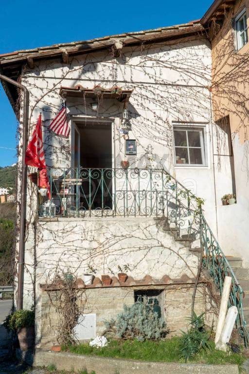 casa indipendente in vendita a Capannori in zona San Gennaro