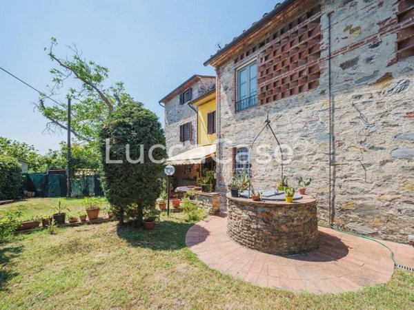 casa indipendente in vendita a Capannori in zona Castelvecchio di Compito