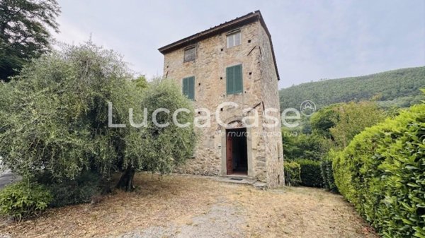 casa indipendente in vendita a Capannori in zona Castelvecchio di Compito