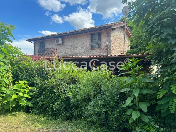 casale in vendita a Capannori in zona Castelvecchio di Compito