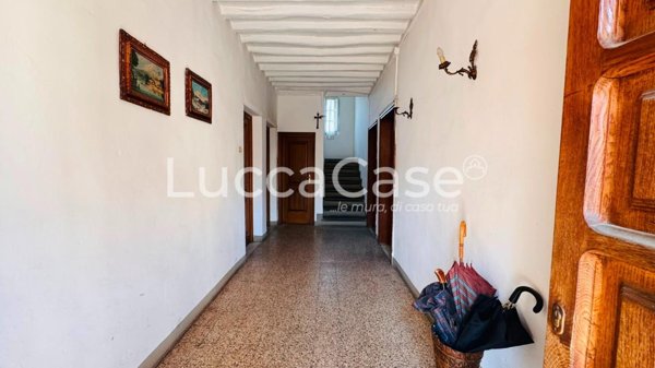 casa indipendente in vendita a Capannori in zona Castelvecchio di Compito