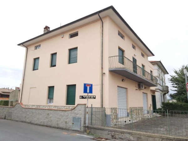 casa indipendente in vendita a Capannori in zona Marlia