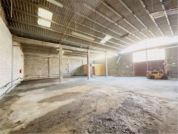 locale di sgombero in vendita a Capannori