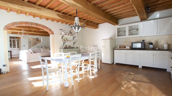 casa indipendente in vendita a Capannori in zona Castelvecchio di Compito