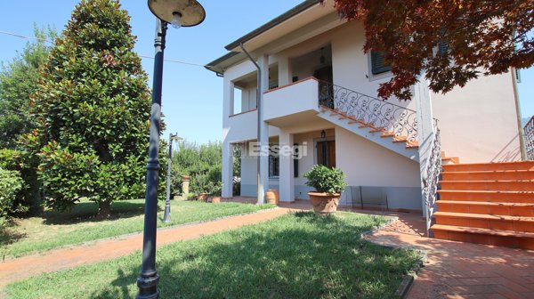 casa indipendente in vendita a Capannori in zona Marlia