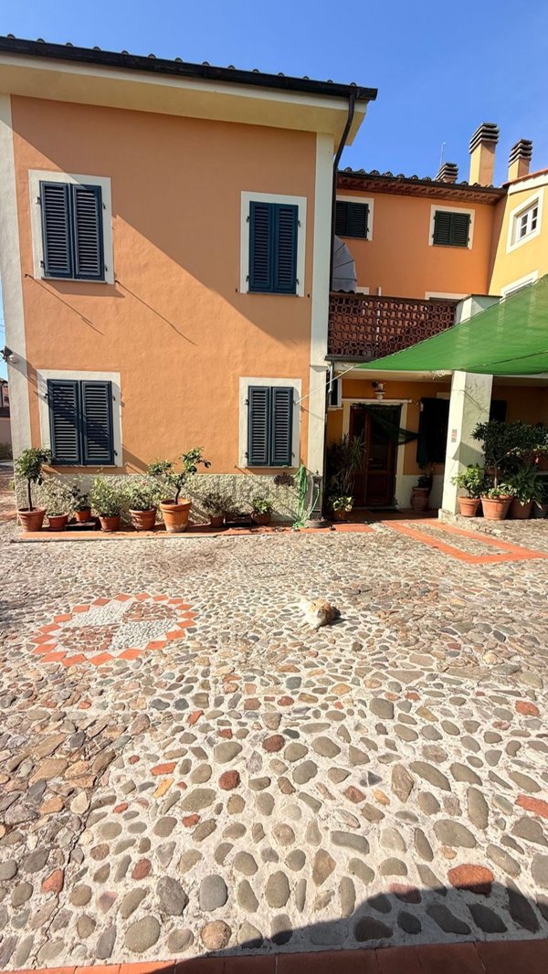 casa indipendente in vendita a Capannori in zona Guamo