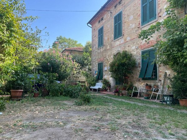 casa indipendente in vendita a Capannori in zona Carraia