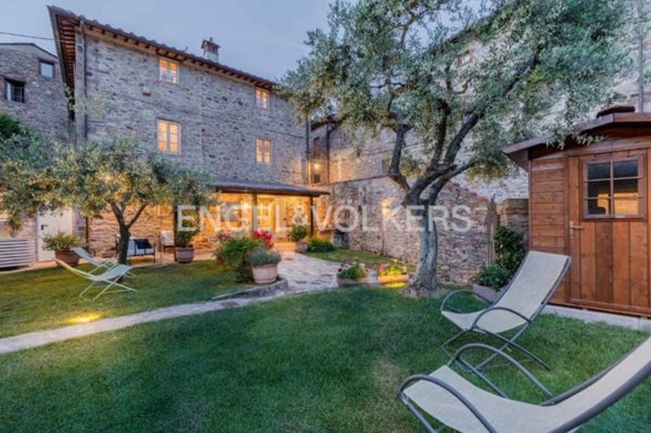casa indipendente in vendita a Capannori in zona Castelvecchio di Compito