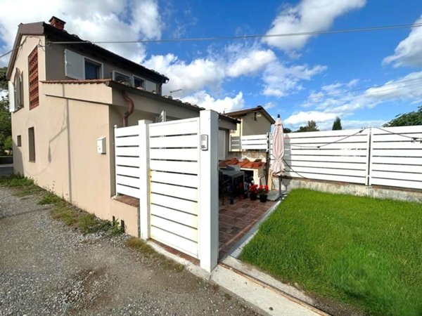 casa indipendente in vendita a Capannori