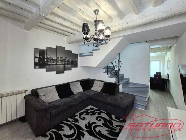 casa indipendente in vendita a Capannori in zona Marlia