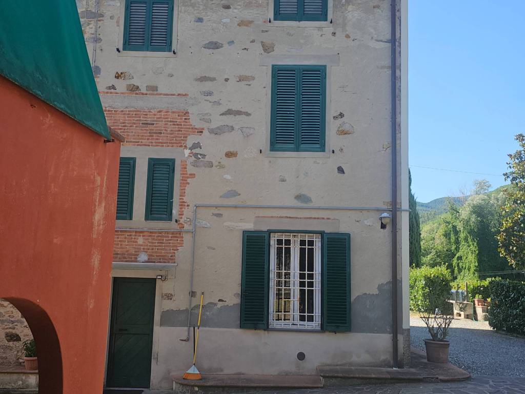 casa indipendente in vendita a Capannori in zona Castelvecchio di Compito