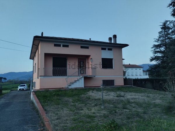 casa indipendente in vendita a Capannori in zona Lammari
