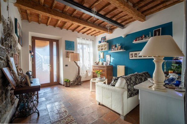 casa indipendente in vendita a Capannori in zona Marlia