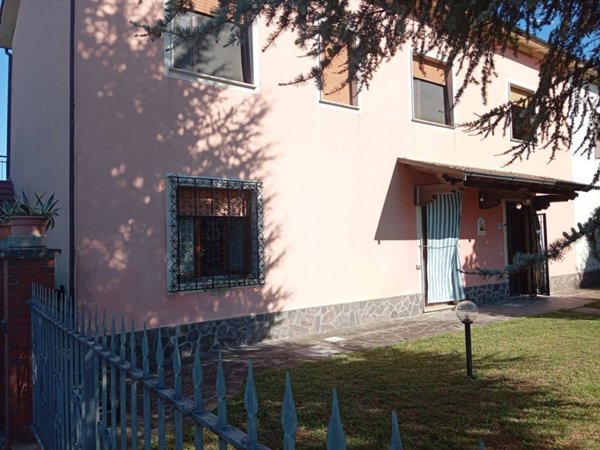 casa indipendente in vendita a Capannori