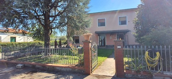 casa indipendente in vendita a Capannori in zona Borgonuovo