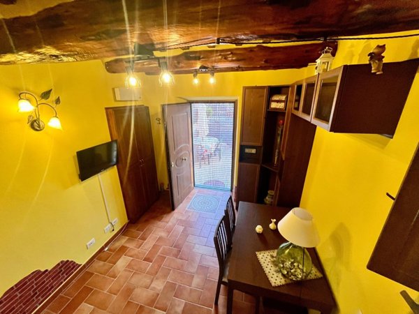 casa indipendente in vendita a Capannori in zona Segromigno in Monte