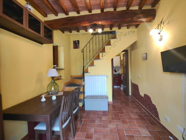 casa indipendente in vendita a Capannori in zona Segromigno in Monte