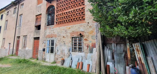 casa indipendente in vendita a Capannori in zona Marlia