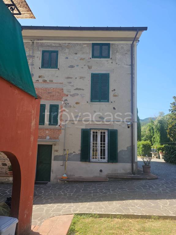 casa indipendente in vendita a Capannori in zona Castelvecchio di Compito
