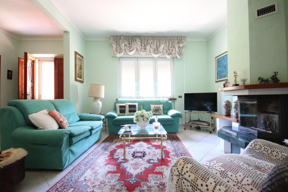 casa indipendente in vendita a Capannori in zona Lunata