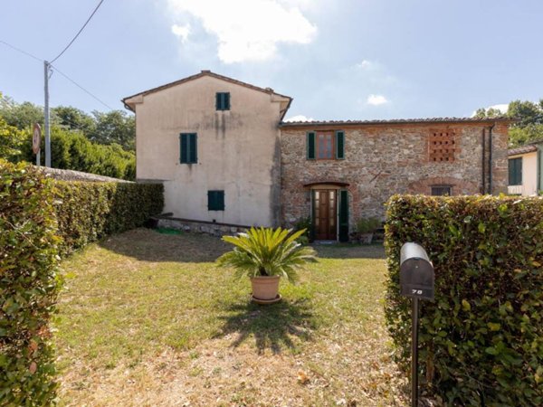 casa indipendente in vendita a Capannori in zona Marlia