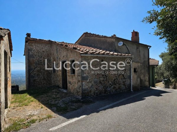 casa indipendente in vendita a Capannori in zona San Gennaro