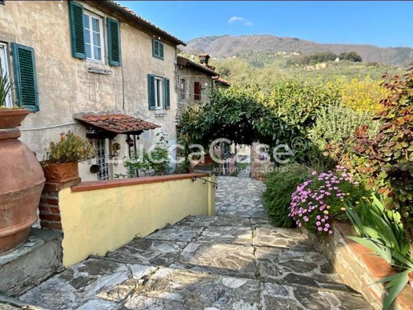 casa indipendente in vendita a Capannori
