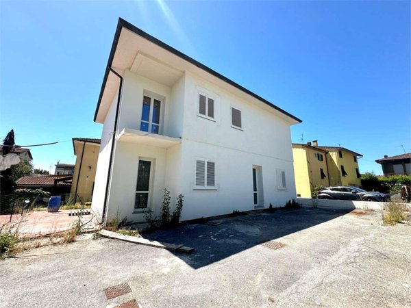 casa indipendente in vendita a Capannori