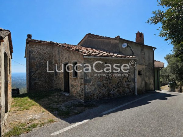 casa indipendente in vendita a Capannori in zona San Gennaro