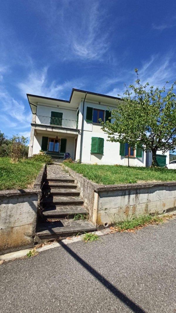 casa indipendente in vendita a Capannori in zona San Gennaro