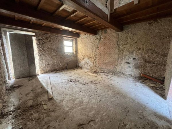 casa indipendente in vendita a Capannori in zona San Gennaro