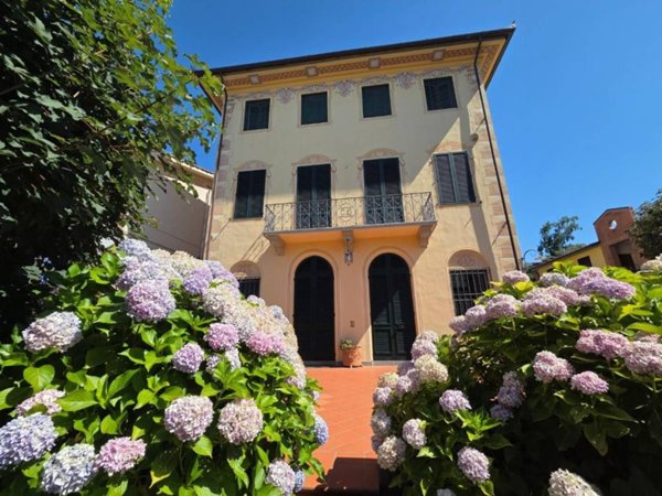 casa indipendente in vendita a Capannori in zona Marlia