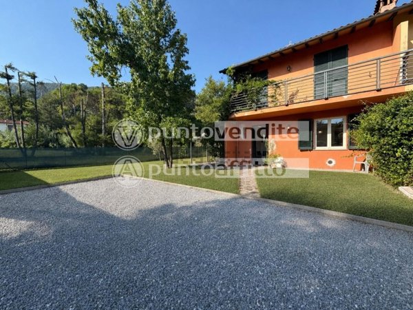 casa indipendente in vendita a Capannori in zona Castelvecchio di Compito