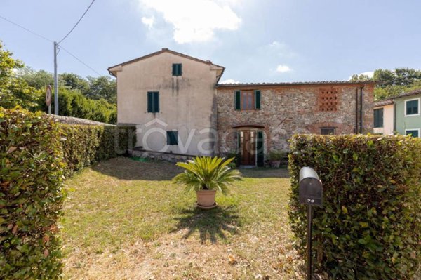 casa indipendente in vendita a Capannori in zona Marlia